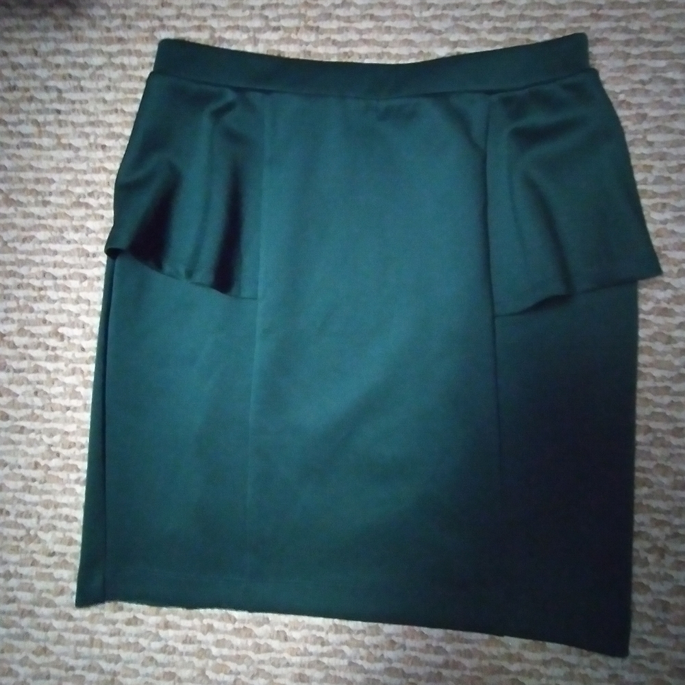 😊5 for $20 (2)Vintage Forever 21 & Popular Basics skirts